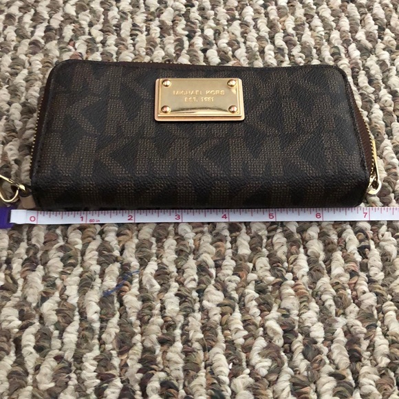 Michael Kors - Picture 4 of 5